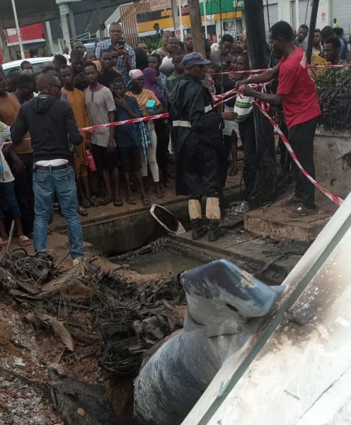 Lagos helicopter crash: All four crew members rescued (SEE PHOTO & VIDEOS)