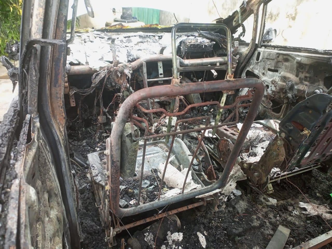 Tension as faceless arsonists, burglars invade Olugbon area Ogbomoso, 2 cars burnt one night