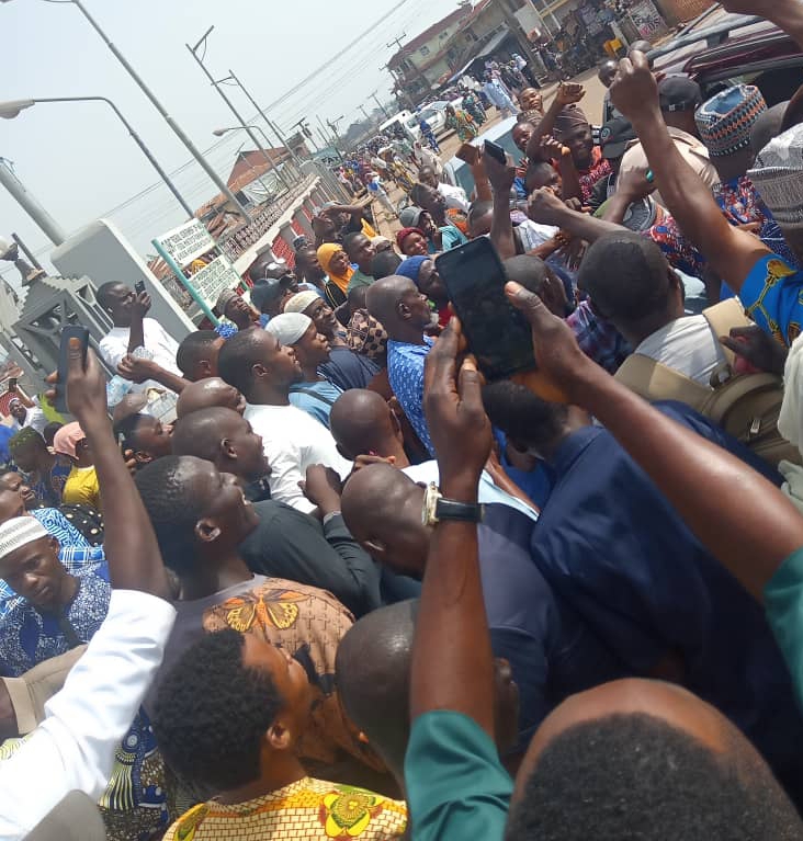 Closure: Tension as youths storm Central Mosque Ogbomoso, police send for reinforcement (VIDEO)