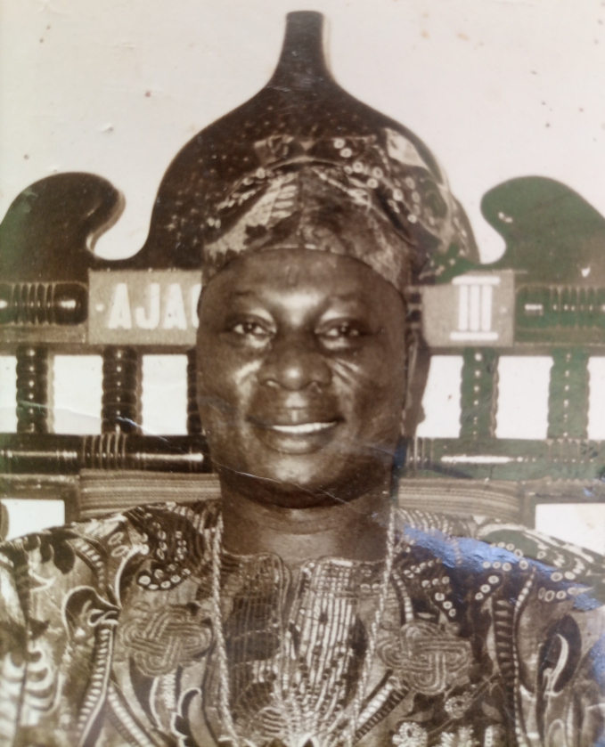 THROWBACK PHOTOS: Aafin Ogbomoso in 1981, the Ilu chiefs, installed 13 honorary chiefs including L.A. Gbadamosi, Ayantayo