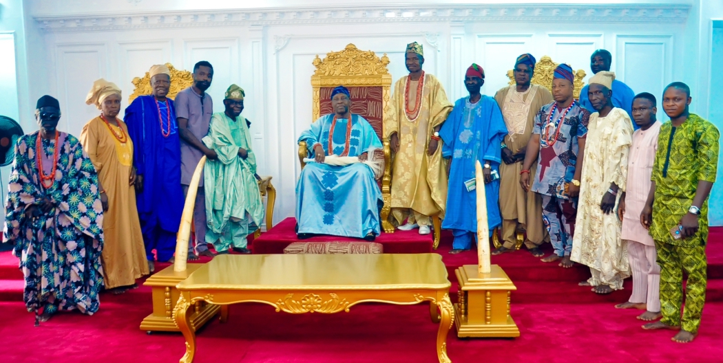 Alaipo leads chiefs, royals to pay historic visit to Soun – ‘You have aura of success’