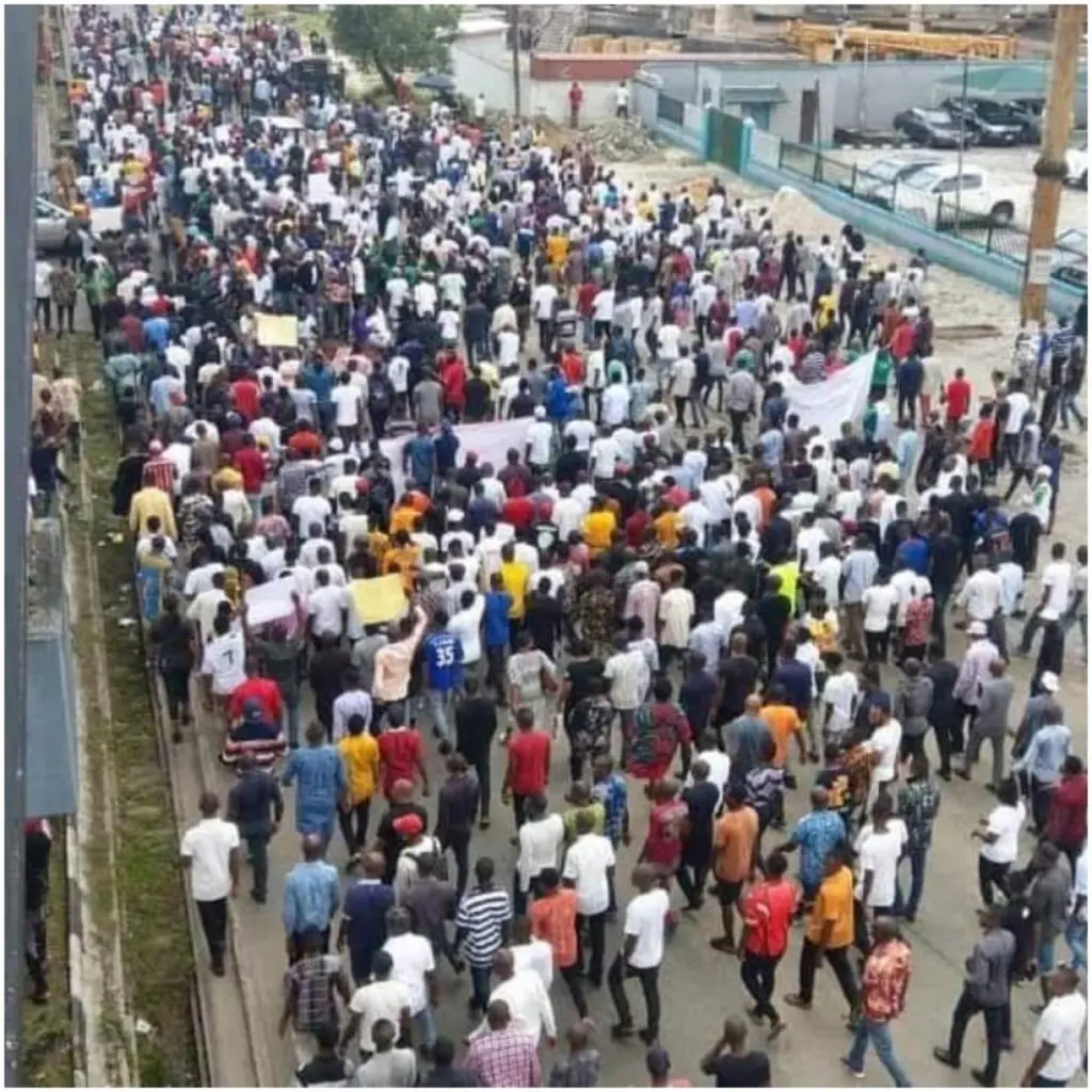 Market women, youths protest in Delta over relocation of varsity faculty