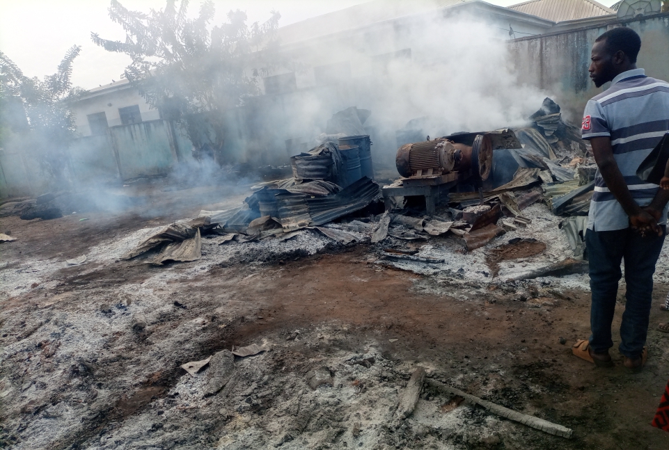 Fire guts shops in Ogbomoso, goods worth millions of naira lost – ‘fire brigade failed us’ 