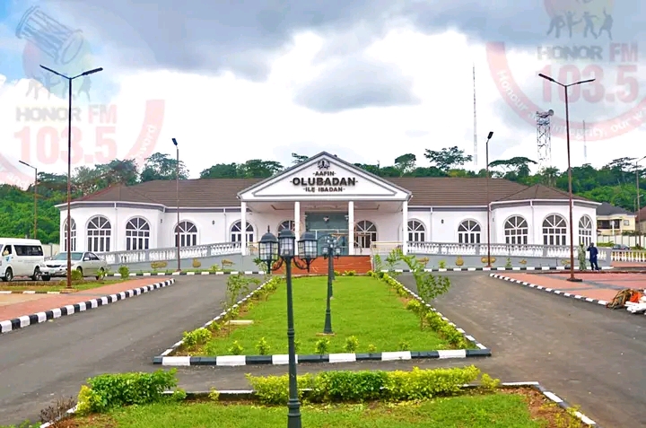 MARVELOUS: Gov Makinde, extend this gesture to other palaces 