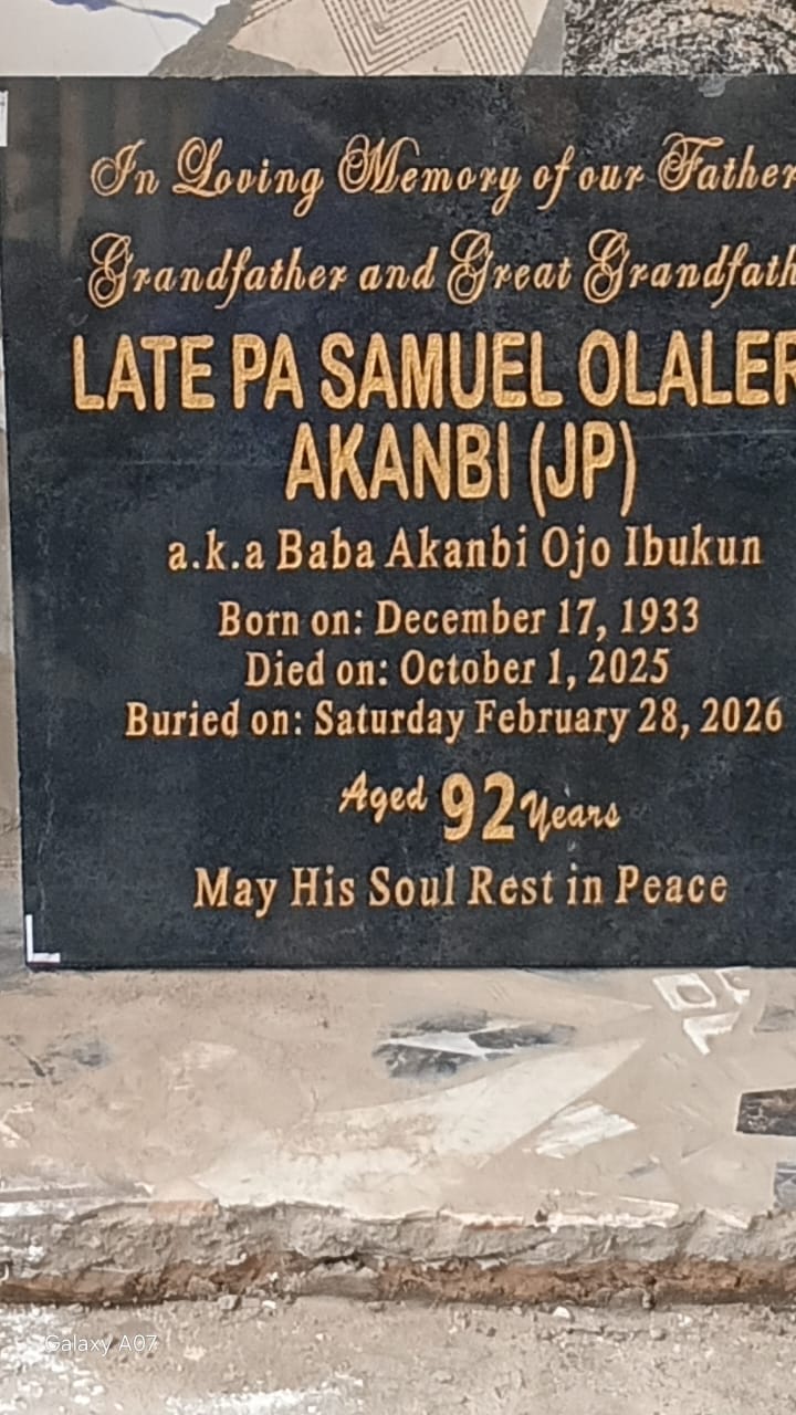 Pa Akanbi's tombstone